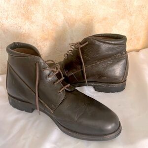 Cole Haan Mens Chukka  Leather Ankle Boots Vibram Sole 10M Lace Up Brazil